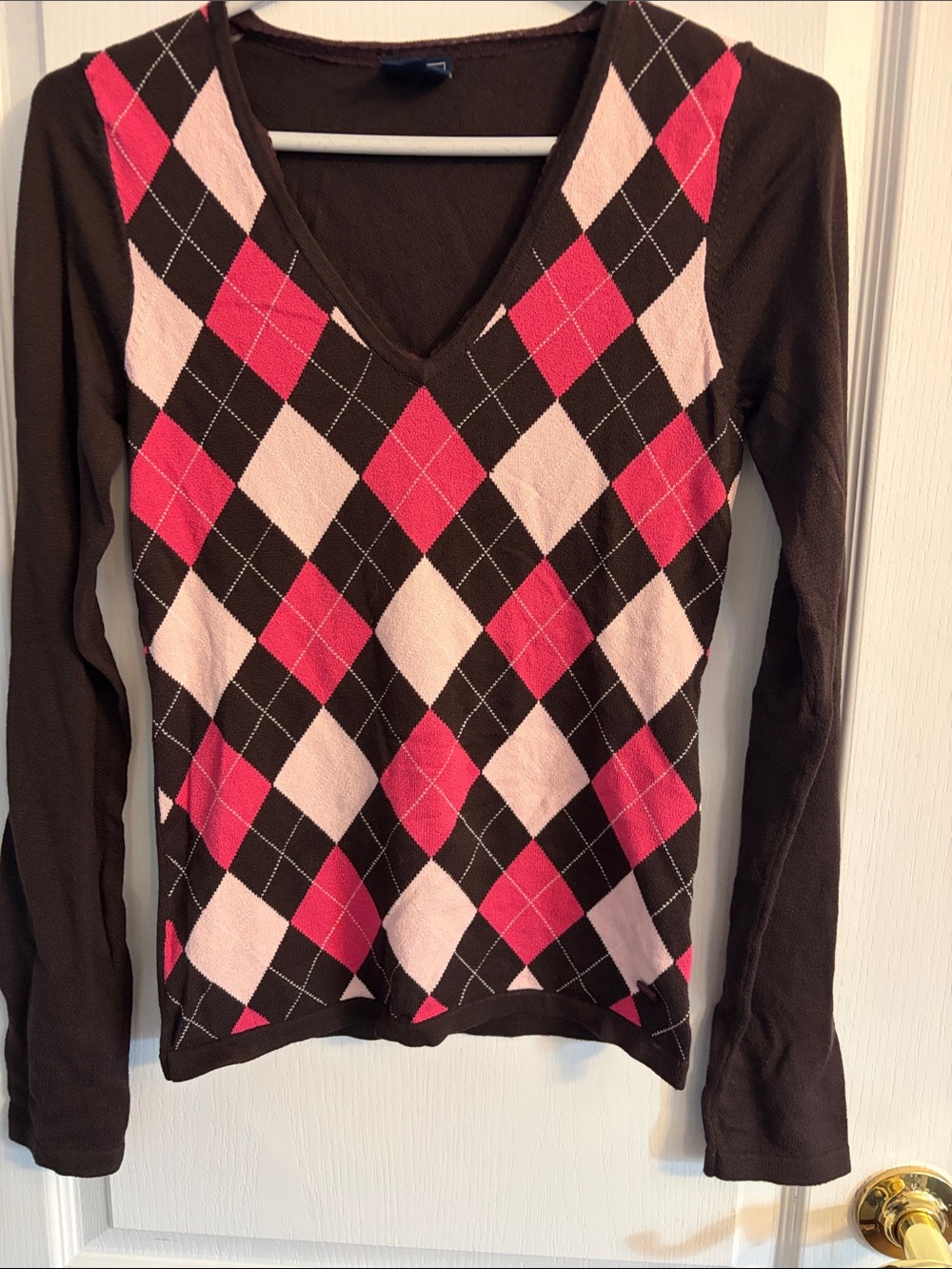 twik Women’s Brown V-Neck Argyle Sweater with lace around the collar